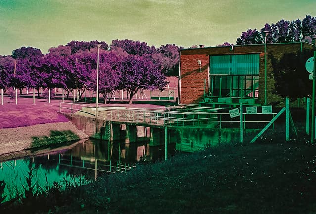 Community photo 1 shot on LomoChrome Purple